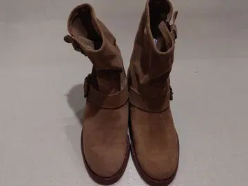 코르소 로마 브라운 스웨이드 스트랩 부츠