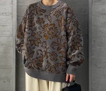 [ HARE ] 몰 자카드 플라워 풀오버