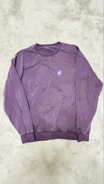 보라색 트레이닝복 맨투맨