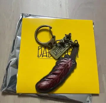 미세스 바벨탑 랜덤 키링 오오모리 모토키 빨간색 깃털