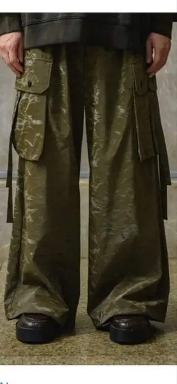 CasperJohn 크러쉬 새틴 파라슈트 슬랙스