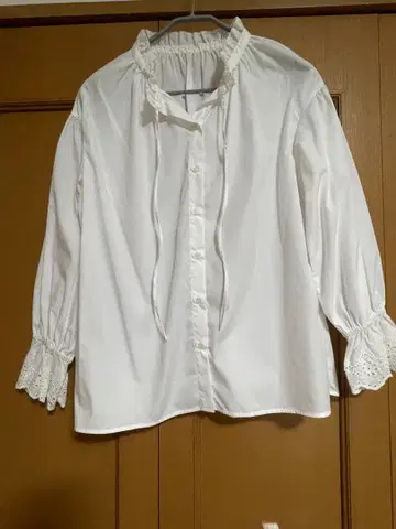 르쿨 블랑 프릴 블라우스