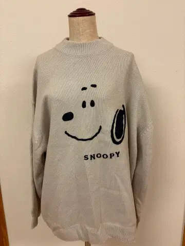 PEANUTS 스누피 스웨터