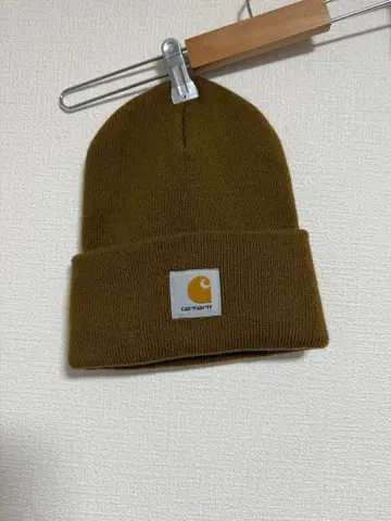 Carhartt 브라운 니트 모자