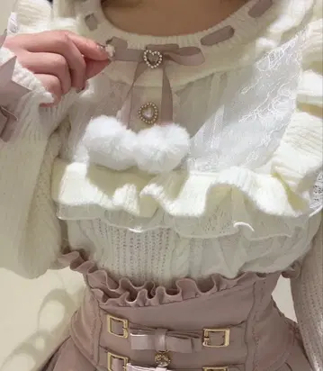 [LIZLISA] 폼폼 리본 레이스 요크 니트 화이트