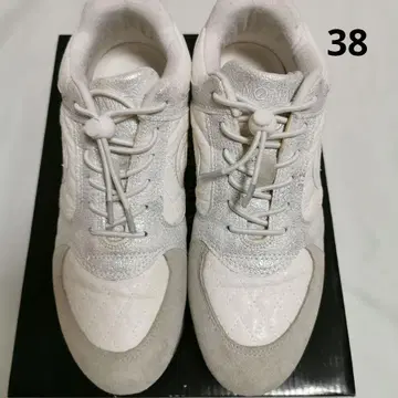 NO NAME 화이트/ 실버 스니커즈