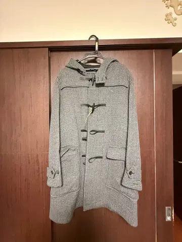 던힐 그레이 계열 체크 무늬 더플 코트