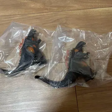 고질라 진격대전 새로운 방문자 2체 세트