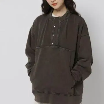 니코앤드 스노우 워시 하이넥 풀오버 차콜 맨투맨