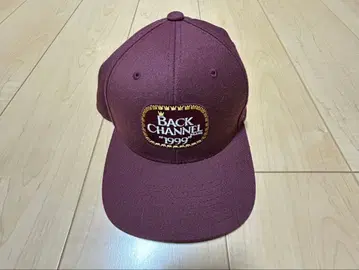 백 채널 1999 버건디 캡