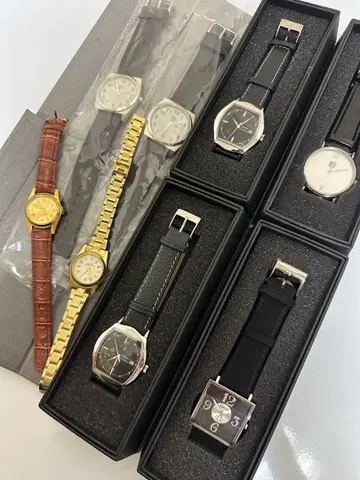 미사용 새상품 남성용, 여성용 손목시계 묶음 판매 (배터리 방전)