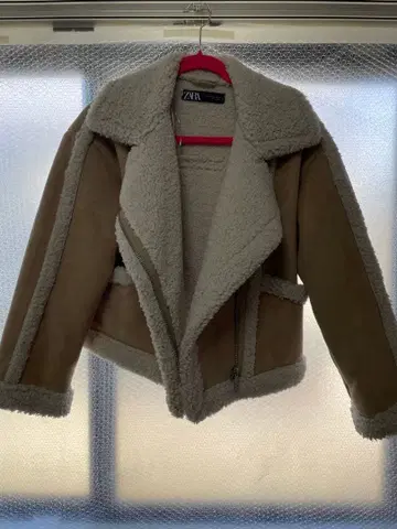 ZARA 베이지 쉘파풍 무스탕 코트 M 사이즈