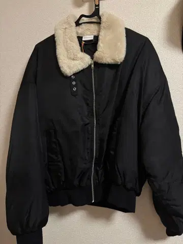 블랙 인조 모피 옷깃 봄버 자켓