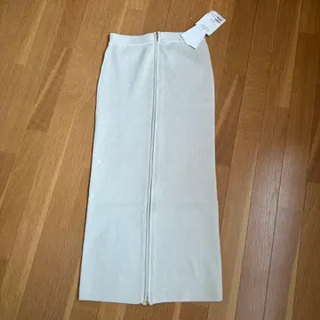 러브티크 봉봉 택 포함 전후 2WAY 지퍼 라메 니트 내로우 스커트