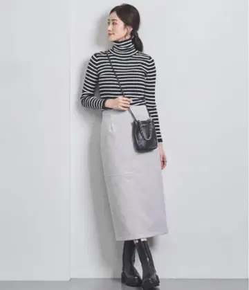 UNITED ARROWS 페이크 스웨이드 롱 타이트 스커트 라이트 그레이