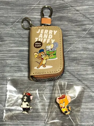 톰과 제리 키케이스 핀 배지