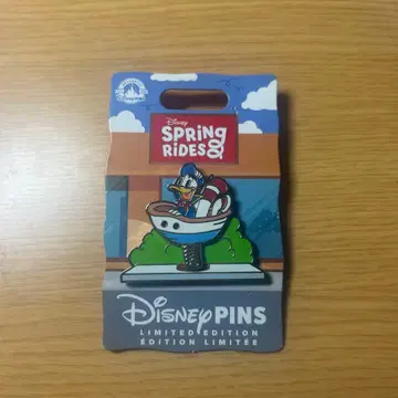 Disney Spring Rides 도널드 덕 핀 배지