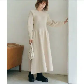 titivate 볼륨 스커트 크루넥 니트 원피스