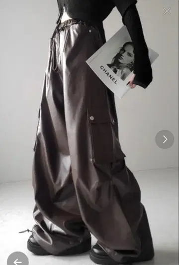 인조 가죽 와이드 카고 팬츠 다크 브라운 y2k