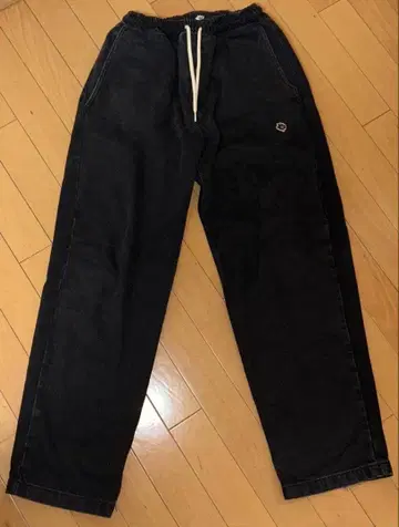 MAGENTA 이지 데님 팬츠 블랙 계열 M 사이즈