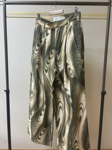 [ 새상품급 ] 소에르테 2턱 화이트 마블 ( 사이즈 3 )