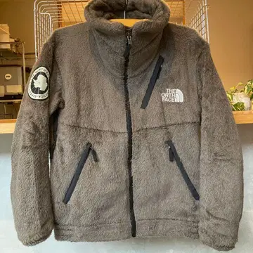 언터크티카 버사 로프트 M 와이마라너 브라운