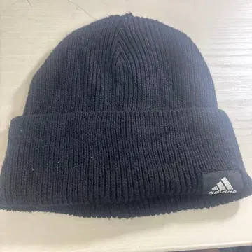 adidas 블랙 니트 모자