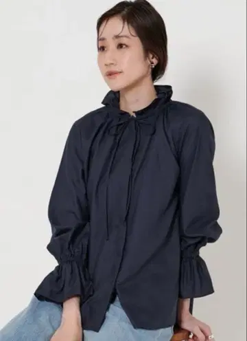 UNITED ARROWS 프릴 칼라 플레어 슬리브 블라우스