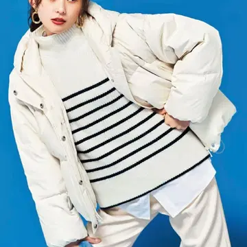 새상품급 NBB 숏 후드 다운 S 화이트 짧은 기장 후드 부착