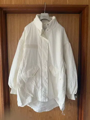 지나시스 아우터