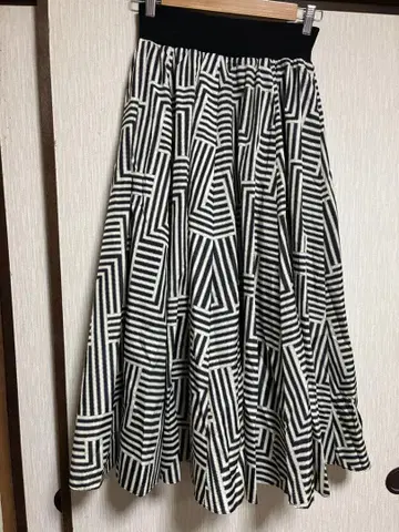 가레나 타프타 스커트