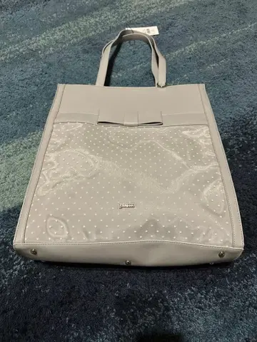 plium 리본 포함 도트 토트백