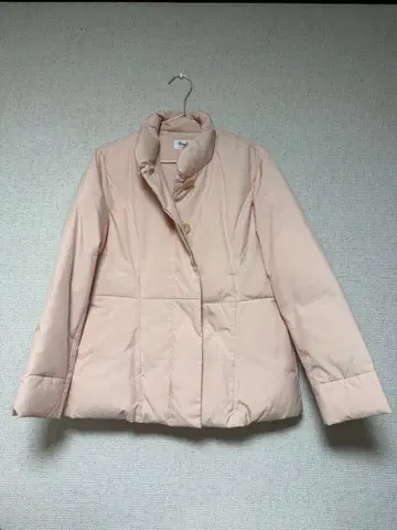 벚꽃색 다운 자켓 스탠드 카라