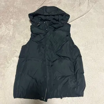 후드 부착 다운 베스트 11월 5일까지 판매