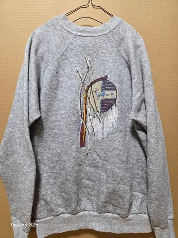 빈티지 네이티브 무늬 맨투맨