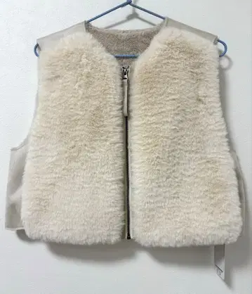 [ 새상품 ] 인조 모피 집업 베스트