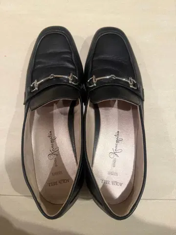 블랙 가죽 로퍼 실버 금장 장식 포함