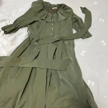 Amavel 프릴 달린 올리브 그린 원피스