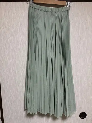 프라이오리티 플리츠 팬츠