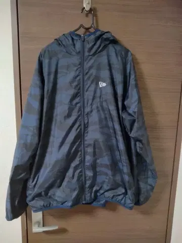 뉴에라 윈드브레이커