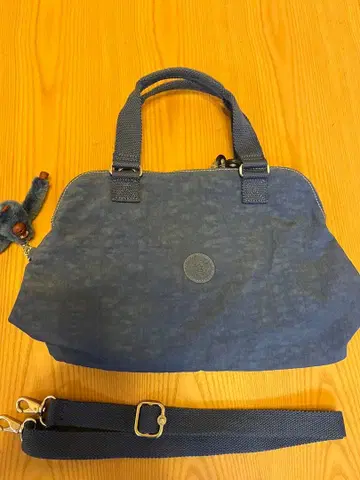 컨디션 최상 미사용 QVCKipling 블루진 숄더백