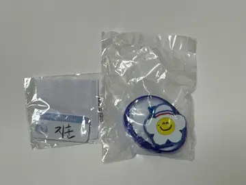 treasure 지훈 truz ROMY 캡슐 토이