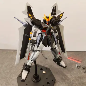 부분 조립 완성품 HG 스트라이크 느와르