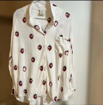 젤라또피케 이치고 패턴 스트로베리 셔츠