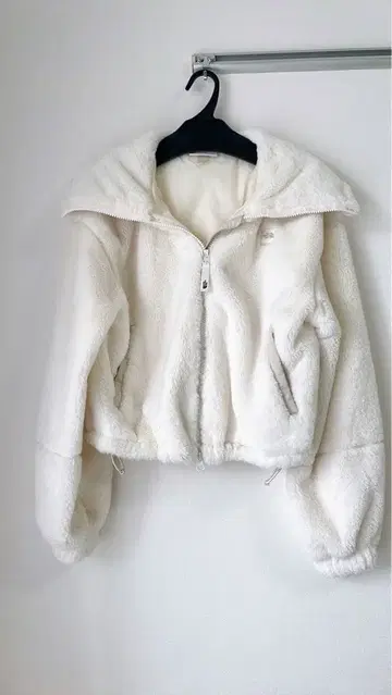 [ 한국 한정판 ] NORTH FACE WHITE LABEL 플리스 자켓