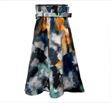 유나이티드 도쿄 비건 가죽 플레어 스커트