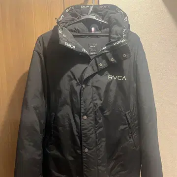 RVCA 블랙 다운 자켓 AJ042-760