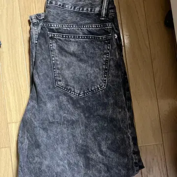H&M 다크 그레이 스트레이트 데님