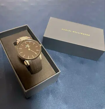 다니엘 웰링턴 손목시계 lconic Motion 40mm