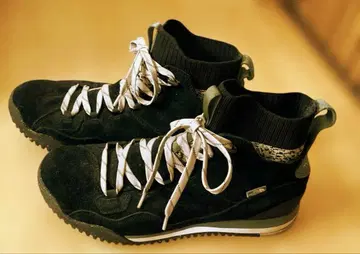 THE NORTH FACE 블랙 하이컷 스니커즈